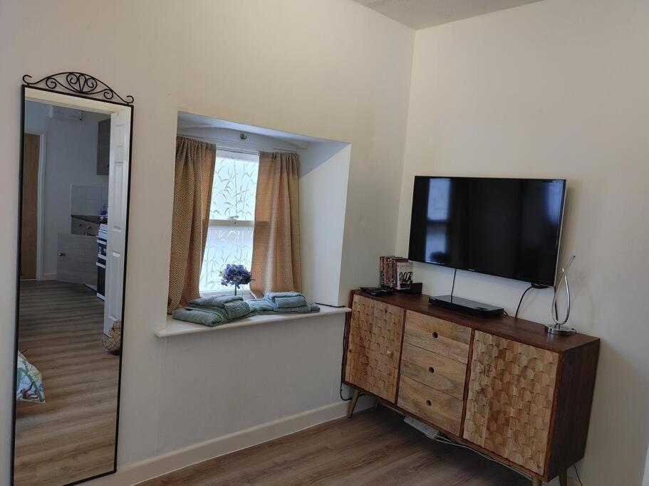 Ferienwohnung Cosy Flat In A Pretty Town. Crewkerne Exterior foto