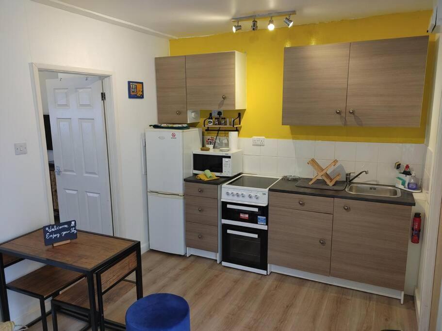 Ferienwohnung Cosy Flat In A Pretty Town. Crewkerne Exterior foto