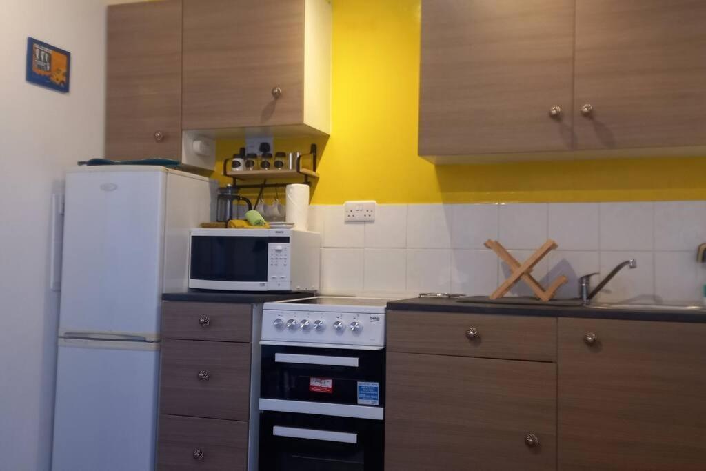 Ferienwohnung Cosy Flat In A Pretty Town. Crewkerne Exterior foto