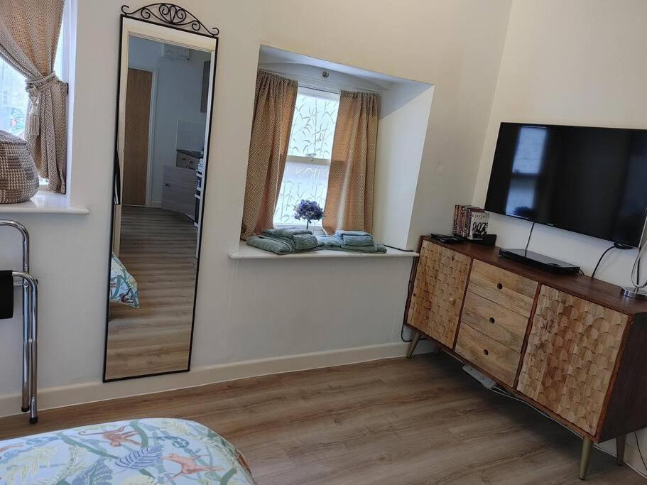 Ferienwohnung Cosy Flat In A Pretty Town. Crewkerne Exterior foto